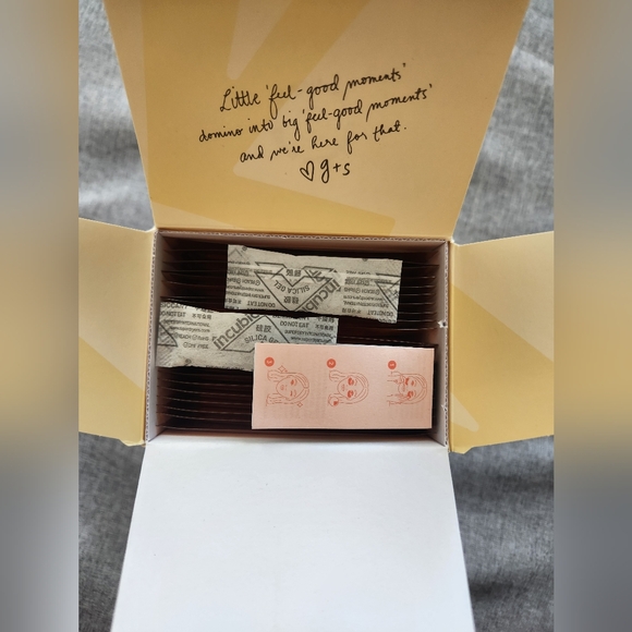 Grace & Stella Eye Masks - Picture 6 of 8